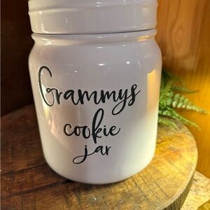 Yummy Collection Ceramic Cookie Jar White Round With Lid Dishwasher Safe